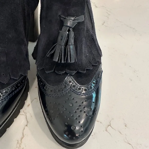 Women's pump 3" heel navy loafer. Patent leather and suede with tassel. - Picture 4 of 6